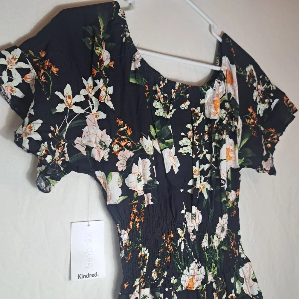 Kindred Anthropologie Jumpsuit Size Medium Black Floral Smocked‎ Wide Leg NEW
